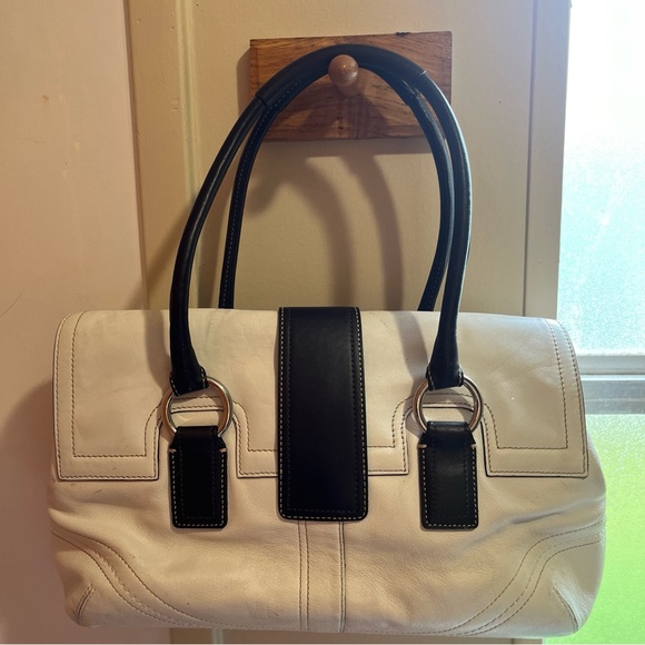 COACH White / Brown Hamptons Soho Flap Satchel Bag F10913 - Picture 2 of 8